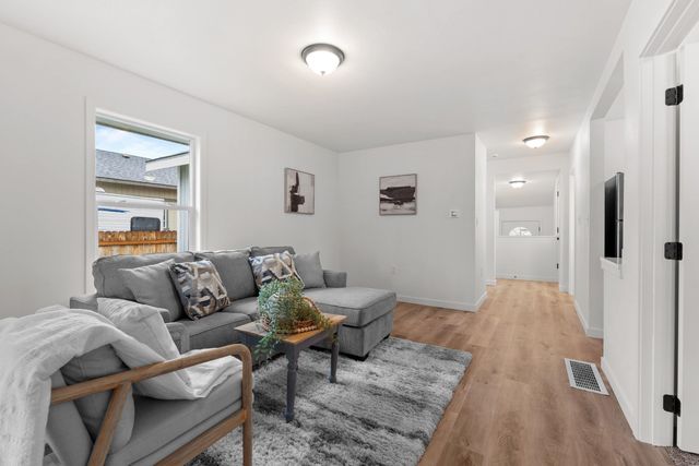 2317 E 6th Ave, Spokane, WA 99202