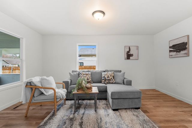 2317 E 6th Ave, Spokane, WA 99202