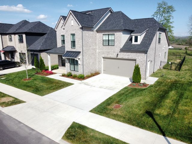 3287 Sassafras Ln, Thompsons Station, TN 37179