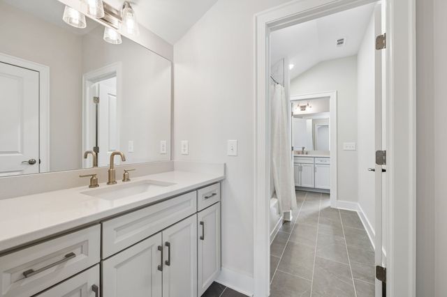 3287 Sassafras Ln, Thompsons Station, TN 37179