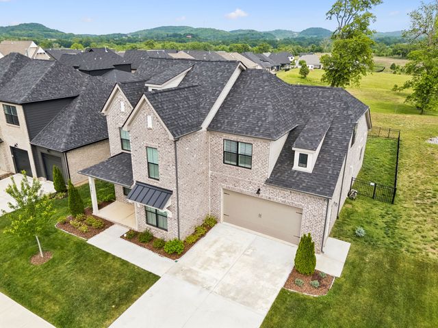 3287 Sassafras Ln, Thompsons Station, TN 37179