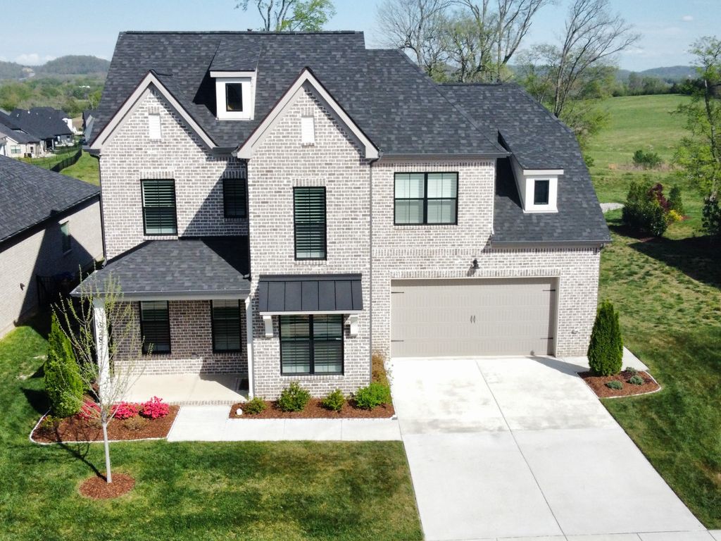 3287 Sassafras Ln, Thompsons Station, TN 37179
