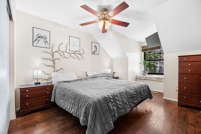 8704 Snapdragon Lane, Urbandale, IA 50322