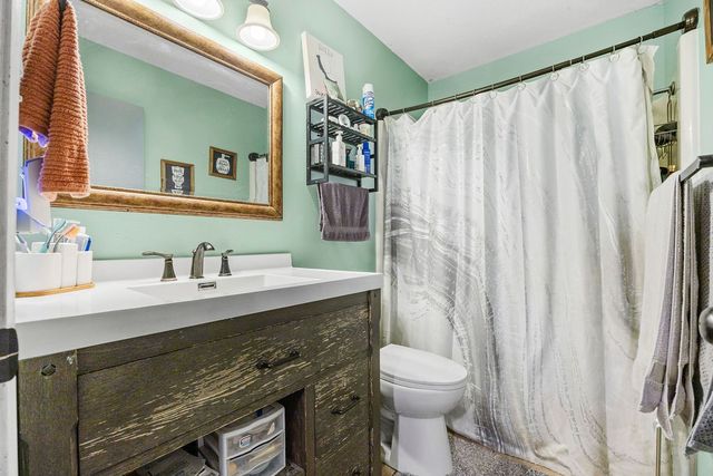 8704 Snapdragon Lane, Urbandale, IA 50322