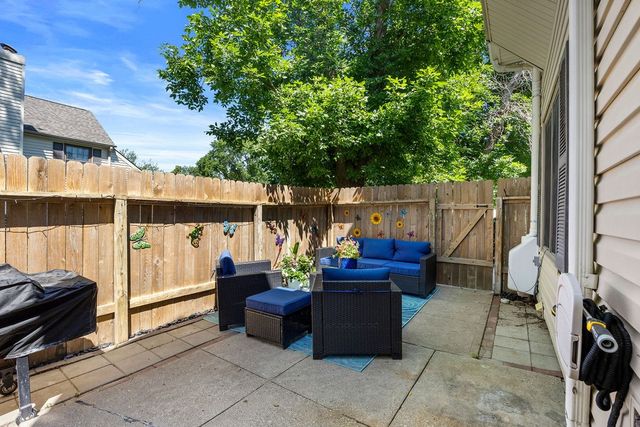 8704 Snapdragon Lane, Urbandale, IA 50322