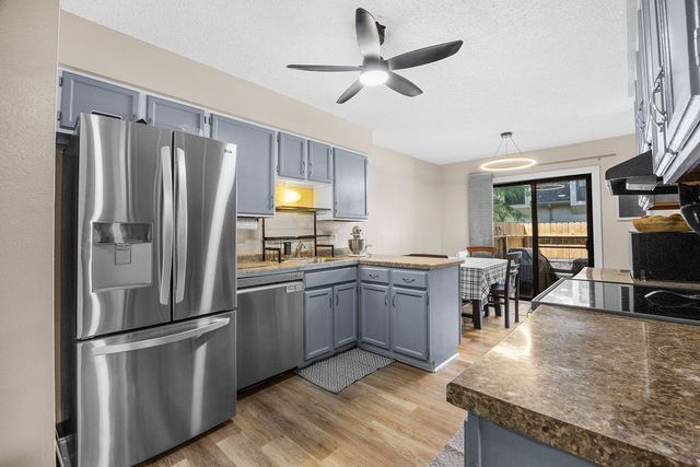 8704 Snapdragon Lane, Urbandale, IA 50322