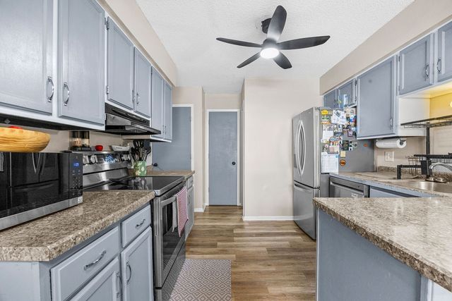 8704 Snapdragon Lane, Urbandale, IA 50322