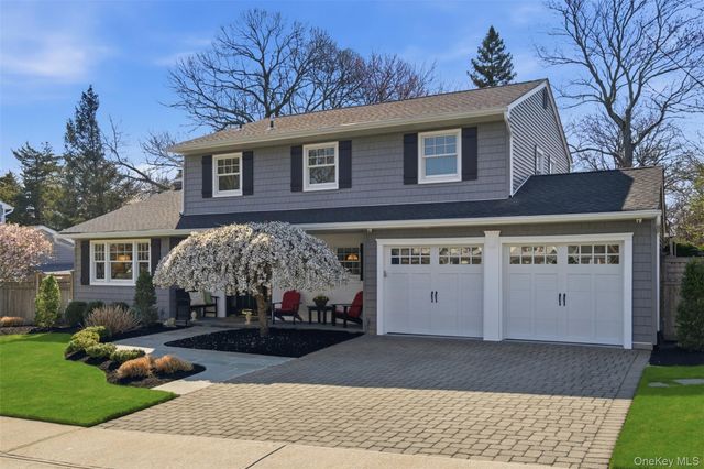 6 Oneonta Court, Centerport, NY 11721