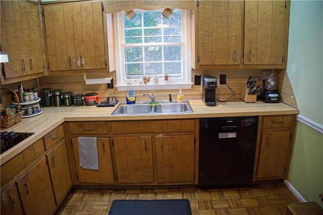 425 Hackberry Lane, Roswell, GA 30076