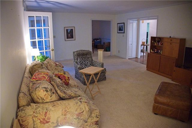 425 Hackberry Lane, Roswell, GA 30076