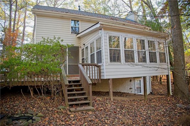 425 Hackberry Lane, Roswell, GA 30076