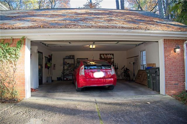 425 Hackberry Lane, Roswell, GA 30076