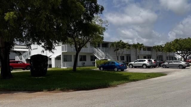 2020 NE 51st Court 101, Fort Lauderdale, FL 33308