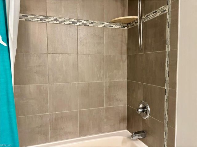 7922 Shore Dr Apt 301, Norfolk, VA 23518