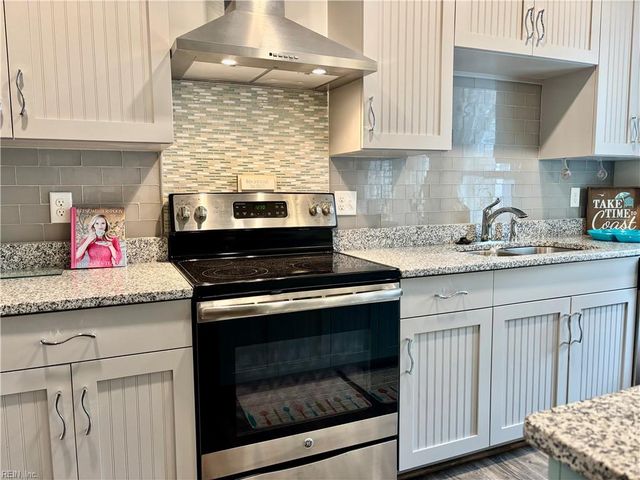7922 Shore Dr Apt 301, Norfolk, VA 23518