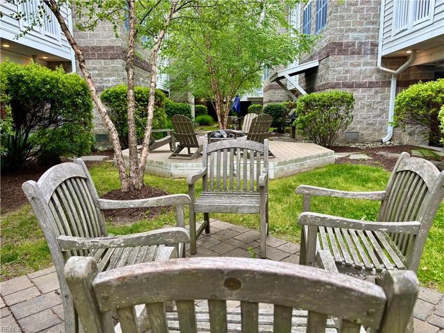 7922 Shore Dr Apt 301, Norfolk, VA 23518