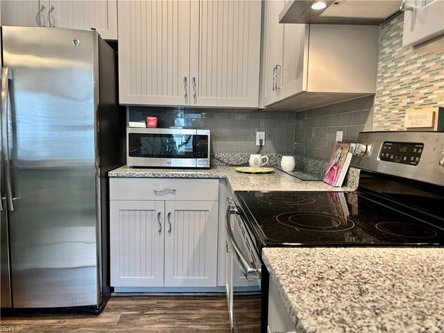 7922 Shore Dr Apt 301, Norfolk, VA 23518