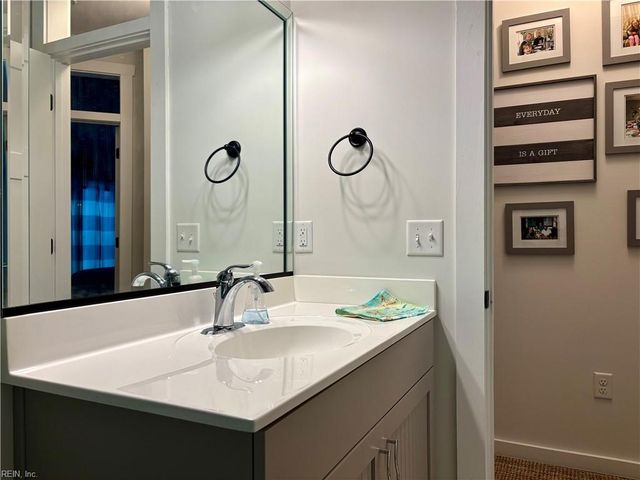 7922 Shore Dr Apt 301, Norfolk, VA 23518