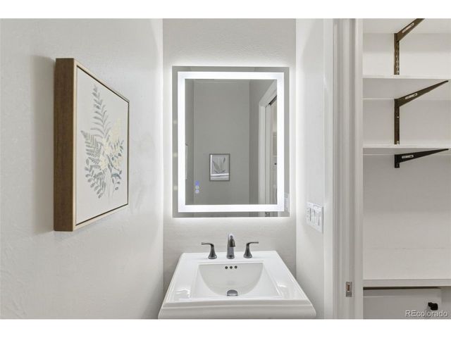 1739 S Lee St C, Lakewood, CO 80232