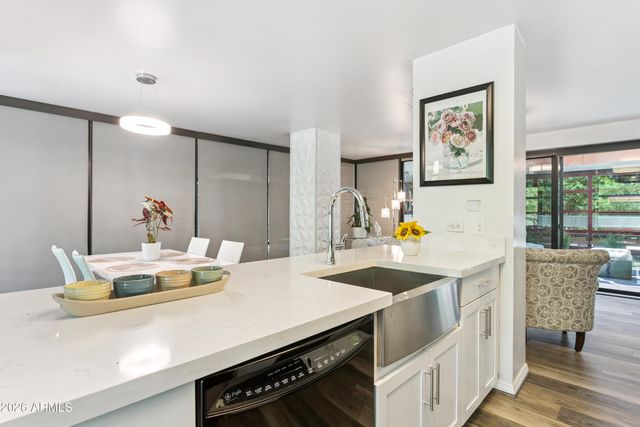 4808 N 24TH Street 208, Phoenix, AZ 85016