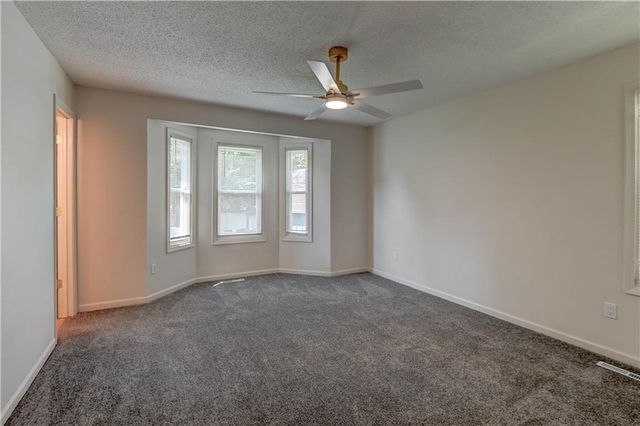 412 Deerfield Court, Lee's Summit, MO 64086