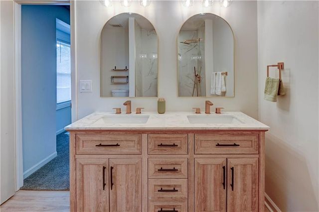 412 Deerfield Court, Lee's Summit, MO 64086