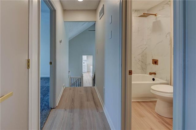 412 Deerfield Court, Lee's Summit, MO 64086