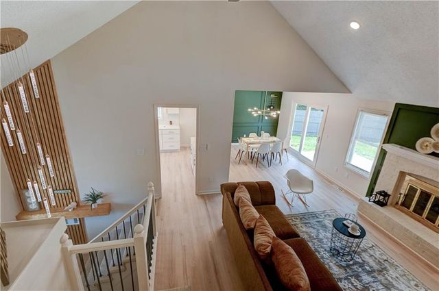 412 Deerfield Court, Lee's Summit, MO 64086