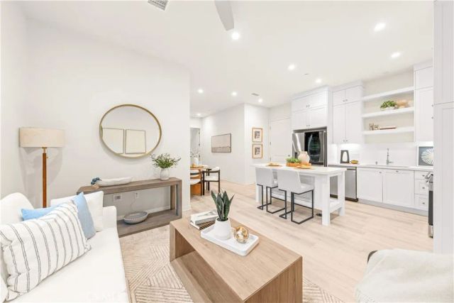 143 Coastal Gdn, Irvine, CA 92618