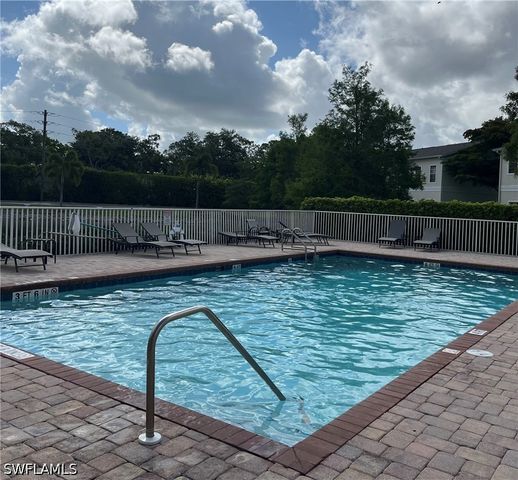 3280 Lindsey LN 5, Naples, FL 34109