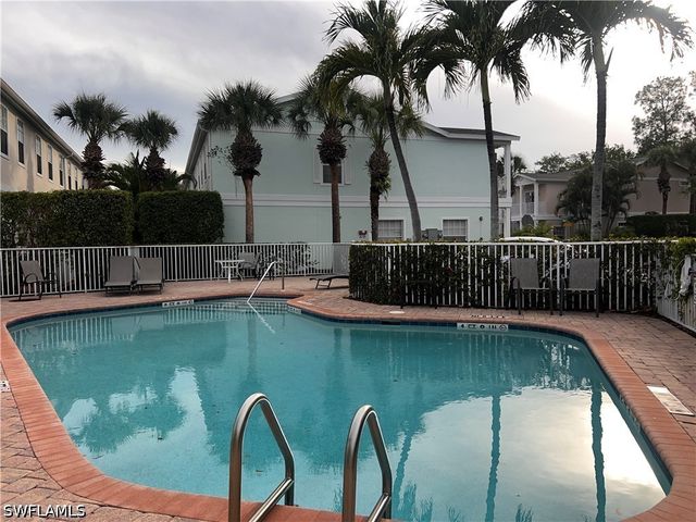 3280 Lindsey LN 5, Naples, FL 34109