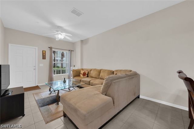 3280 Lindsey LN 5, Naples, FL 34109