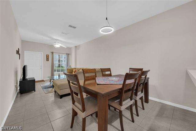 3280 Lindsey LN 5, Naples, FL 34109