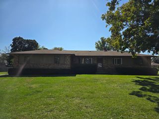 421 W Kimball Avenue, Woodstock, IL 60098