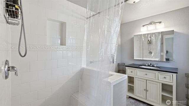 17333 160th Avenue SE, Renton, WA 98058