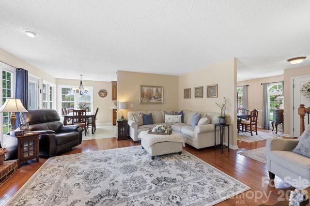 4516 Appaloosa Lane, Charlotte, NC 28215
