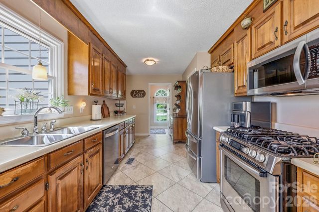 4516 Appaloosa Lane, Charlotte, NC 28215