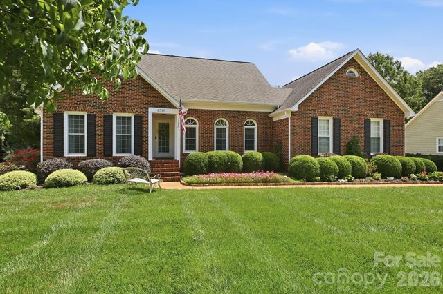 4516 Appaloosa Lane, Charlotte, NC 28215