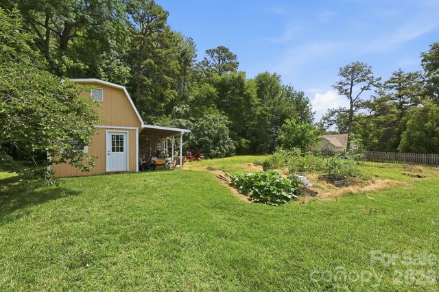4516 Appaloosa Lane, Charlotte, NC 28215