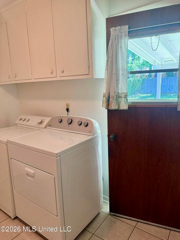2617 Roxanne Drive, Pearl, MS 39208