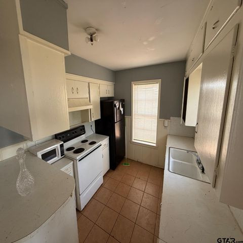 504 W Main St, Whitehouse, TX 75791