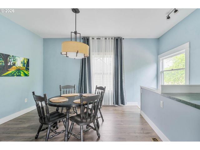 223 Ne ROSA PARKS Way, Portland, OR 97211