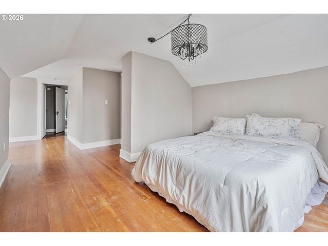 223 Ne ROSA PARKS Way, Portland, OR 97211