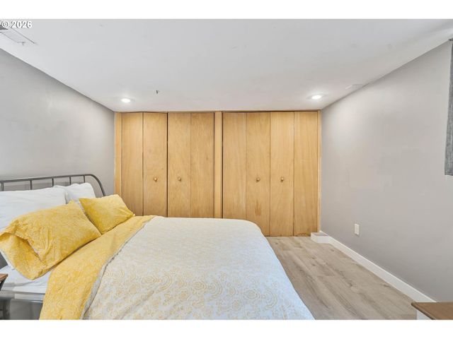 223 Ne ROSA PARKS Way, Portland, OR 97211
