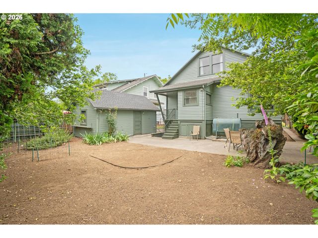 223 Ne ROSA PARKS Way, Portland, OR 97211