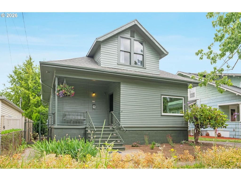 223 Ne ROSA PARKS Way, Portland, OR 97211