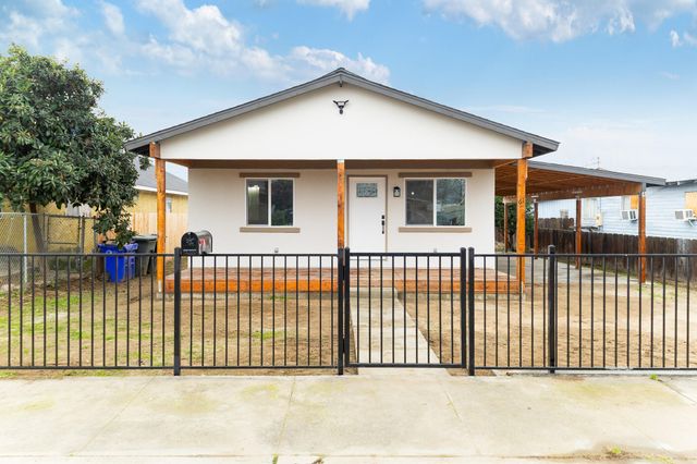 61 S A Street, Porterville, CA 93257