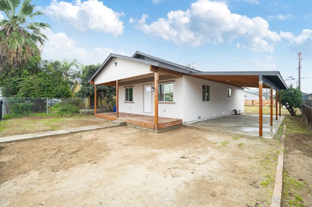 61 S A Street, Porterville, CA 93257