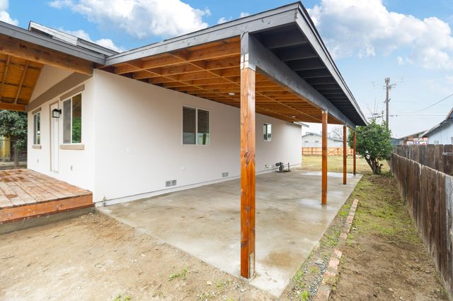 61 S A Street, Porterville, CA 93257