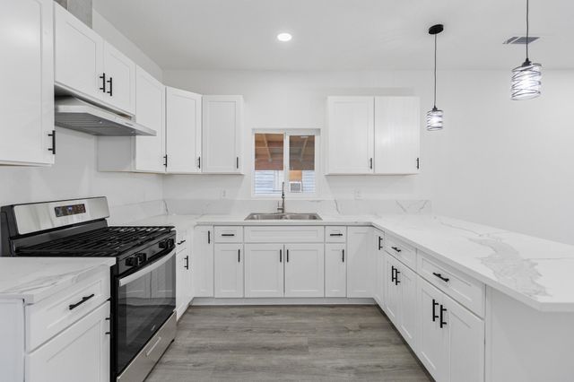 61 S A Street, Porterville, CA 93257